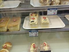 -白玉兰食品甜凤店(合生汇店)