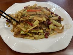 野笋炒腊肉-漁耕小厨农家院(武当山店)