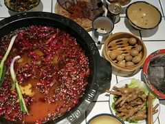 -卤校长老火锅(杨家坪直营店)
