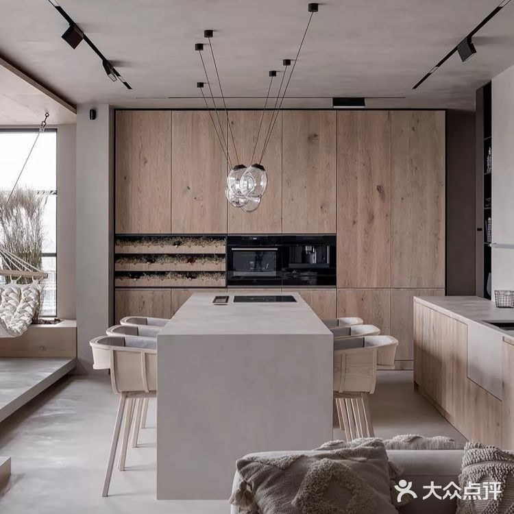 低调轻雅的顶层复式，住出另一种豪宅范！