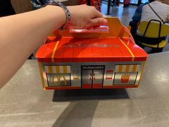 -麦当劳(吉林站13检票口对面)