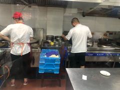 -老陆稿荐(西中市店)