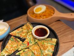 海鲜葱饼-明洞阿姨·韩式酱蟹烤肉·创意料理(三元桥店)