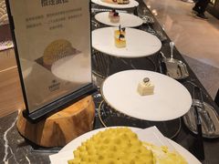 -广州万富希尔顿酒店·感趣自助餐厅·金秋蟹宴生蚝海鲜刺身