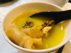 -鲜入围煮花胶鸡海鲜火锅