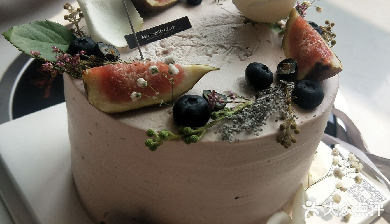 这家的麻酱吃起来就不像好麻酱的样子