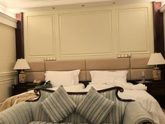 -深圳富苑皇冠假日套房酒店