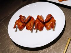 脆皮妙龄乳鸽-新荣记(BFC外滩金融中心店)