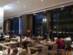 大堂-威珀斯酒店·珀萃美食餐厅 | 海鲜刺身·现烤生蚝·特色烤肉