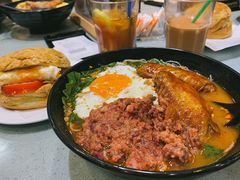 鸡翼肉眼颈煎蛋冬阴功米线-华嫂冰室(尖沙咀店)