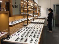 -罗伯特眼镜·蔡司官方授权(罗湖国贸店)