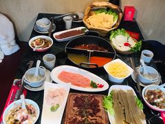 -热火朝天鲜切牛肉火锅(南强街巷店)