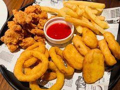 炸物拼盆-Ambra Haus琥珀屋精酿餐厅(宝山店)