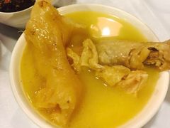 -鲜入围煮花胶鸡海鲜火锅