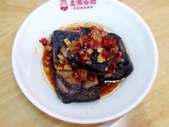 -呷佬·长沙手工米粉(金沙江路店)