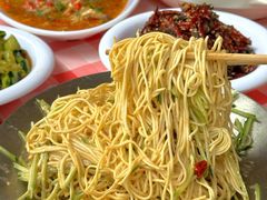 -肥小宝·金牌油焖大虾(襄阳龙虾地标店)