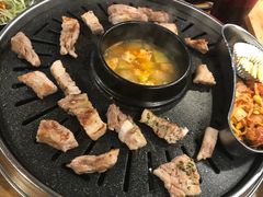 -江南猪肉商会无限续吃(弘大店)