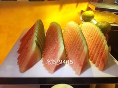 -黄金海景西餐厅·三文鱼·牛扒云顶旋转自助餐