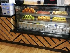 面包甜点陈列柜-书亦烧仙草(南昌路王府井店)