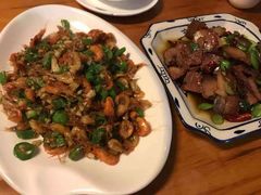 -临江餐馆二楼美食部落