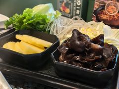 -一席地·本地鸡窝·杭帮鸡火锅(萧山银隆百货店)