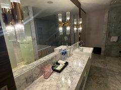 -上海虹桥西郊假日酒店