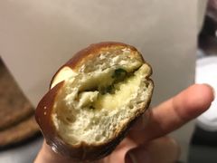 黄油蒜香碱水包-WHEN PIGS FLY当猪飞