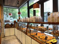 面包甜点陈列柜-Dough&Joe团憩(瑞虹天地月亮湾店)