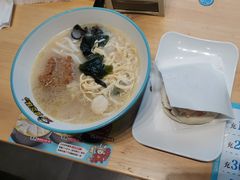 -灵芝妹子海鲜米线(劳动公园店)