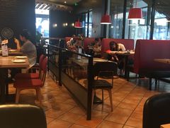 大堂-必胜客(百联又一城店)