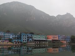 -百里峡七彩艺术小镇