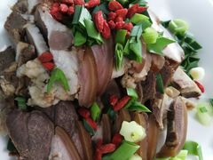 -墨脱石锅椰子鸡•香草鸭•东山羊(大东海店)