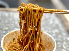 -球场热干面老店
