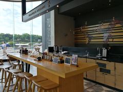 靠窗位-星巴克臻选(成都环球乐天店)