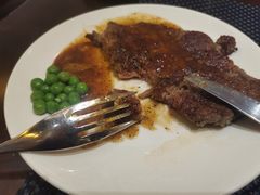 西冷牛扒配碗豆黑胡椒汁-旌湖国际酒店.自助餐