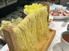 -洪氏嗨捞·广东猪肚鸡·椰子鸡火锅(西咸万象城店)
