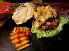 -HIGH FIVE哈福手工汉堡(桂林路店)