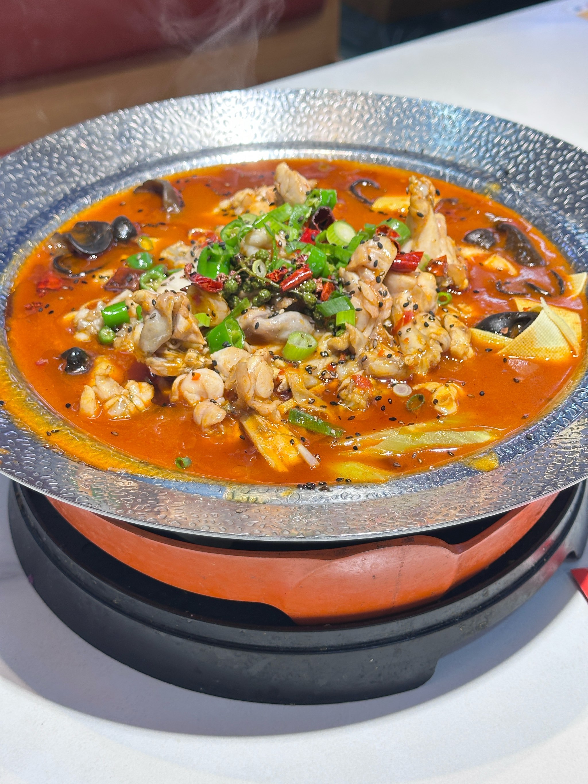 嫩到爆汁的牛蛙,水煮鱼滑到心尖上