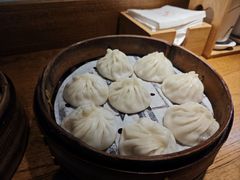 鲜肉小笼包-馋三尺蟹粉小笼(人民广场店)