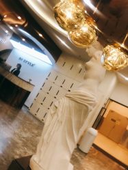 点击看大图 -INSTYLE造型·明星店