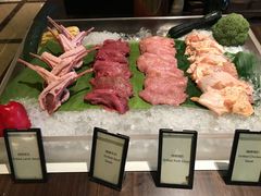 -大中华希尔顿酒店-念自助餐·嗨啤·小龙虾