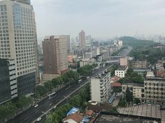 -武汉五月花大酒店(武昌火车站中南路地铁站店)