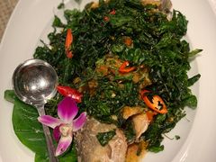 -Chom Cafe and Restaurant