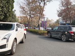 -西溪天堂商业街-停车场