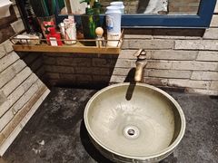 -爱你您·自家鱼塘·活水喷泉鱼火锅(八里店)