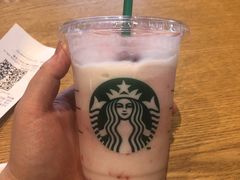草莓酸奶星冰乐-星巴克(盘锦水游城店)