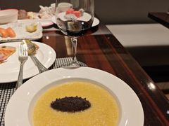 -广州万富希尔顿酒店·感趣自助餐厅·金秋蟹宴生蚝海鲜刺身