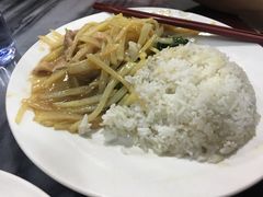 土豆丝肉片饭-兴兴旺·冬瓜盅·啫啫煲(西华路店)