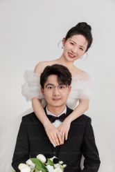 -雪中彩影婚纱摄影·微光艺术中心