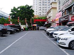 门口停车场-陈先进鱼馆·地道农家菜(湖墅南路店)